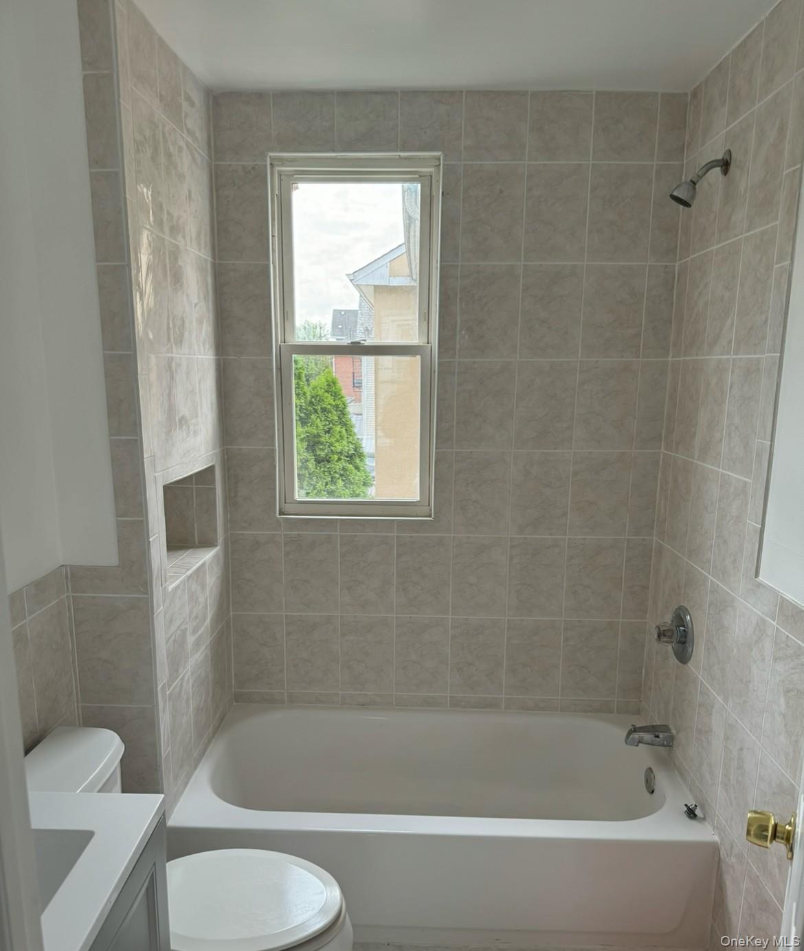 127 N High Street Property Photo 5