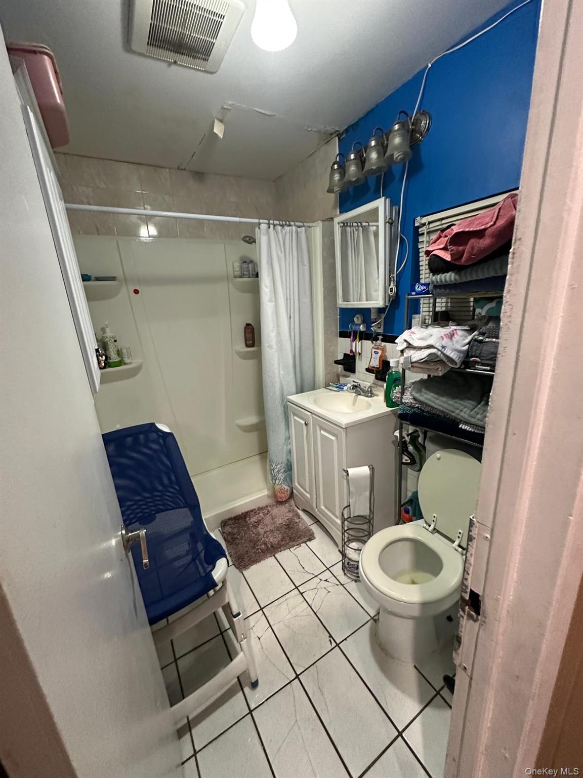 35-44 100 St. Street Property Photo 3