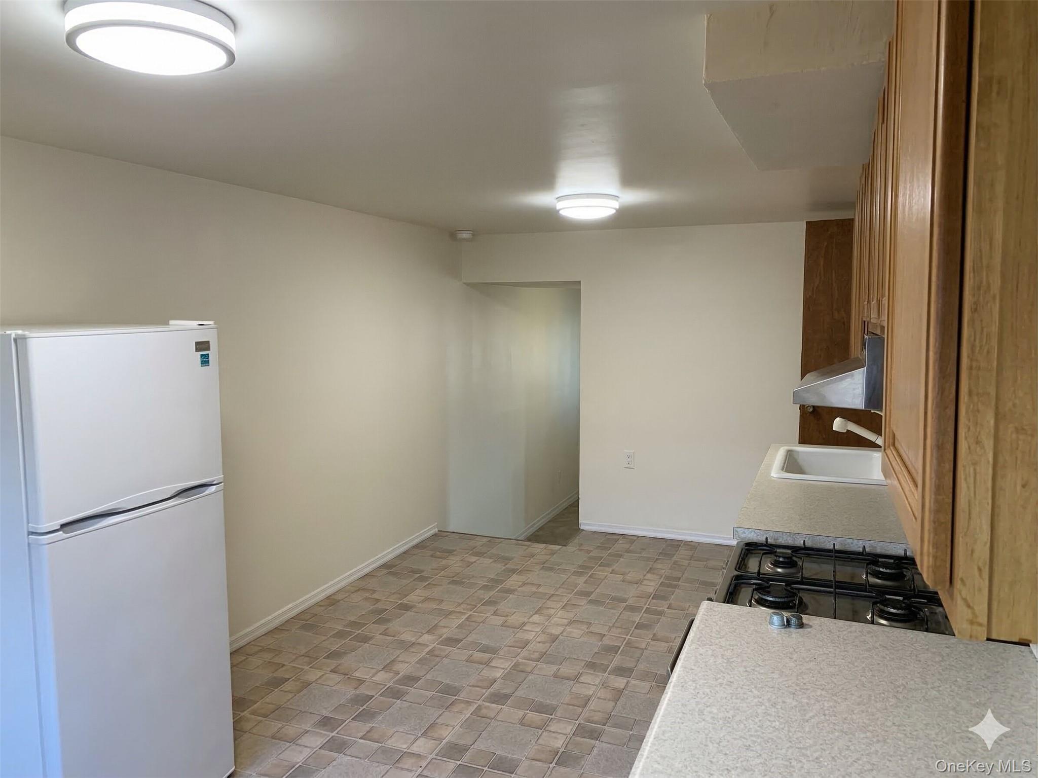 4216 E Tremont Avenue Property Photo 11