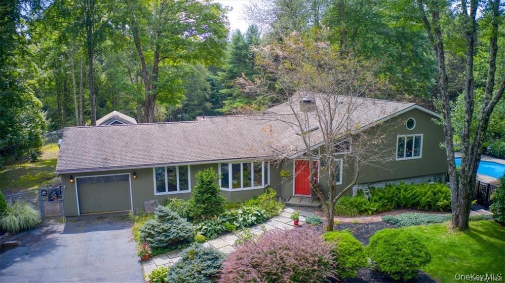 38 E Glen Wild Road Property Photo 1