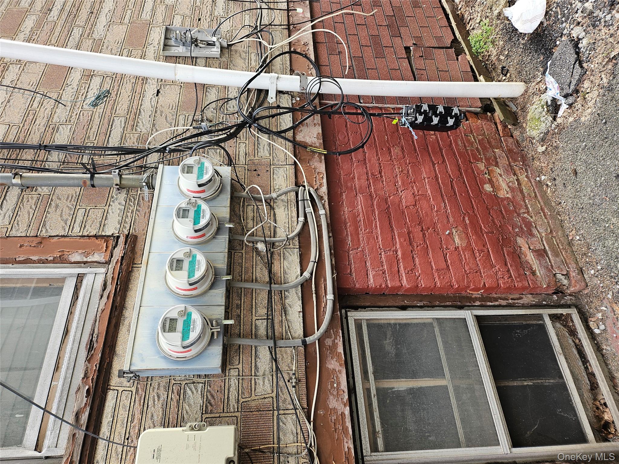 130 134 136 Oliver Avenue Property Photo 3