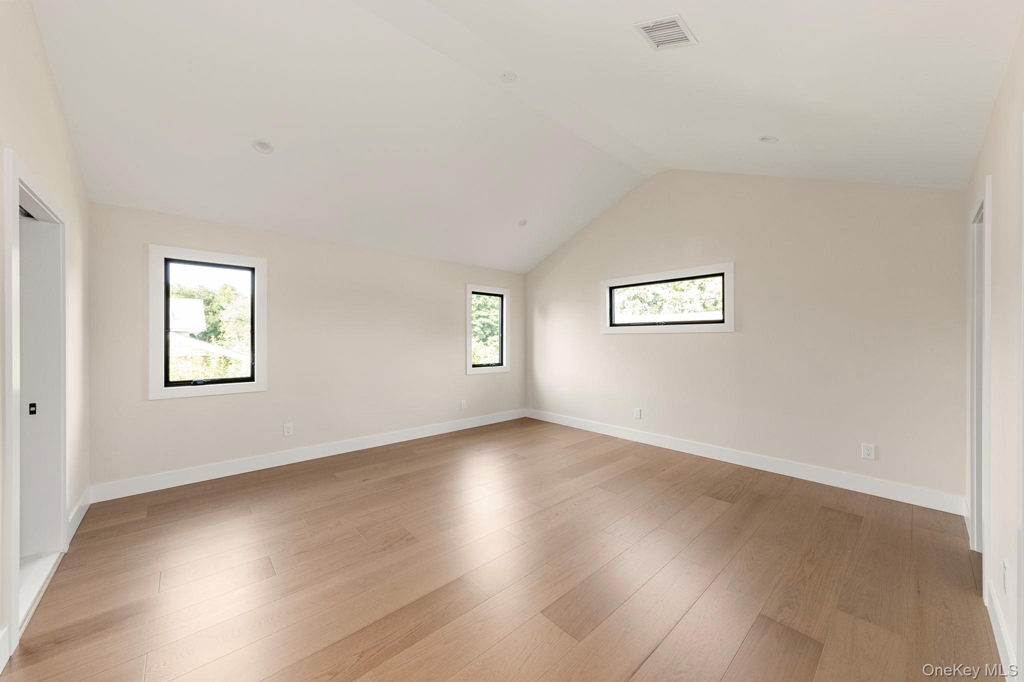 555 Marian Court Property Photo 25