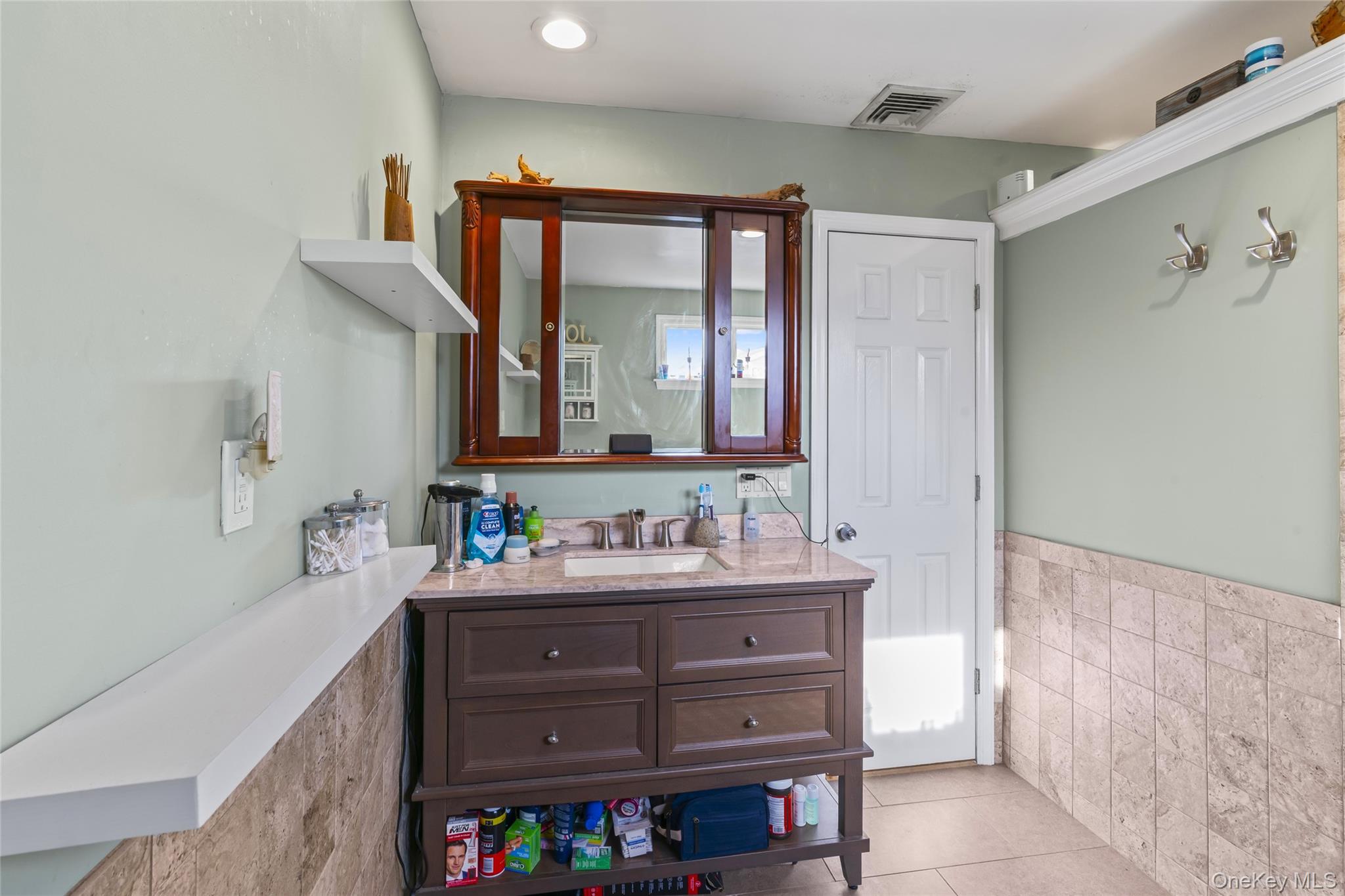 2 Burnett Avenue Property Photo 28