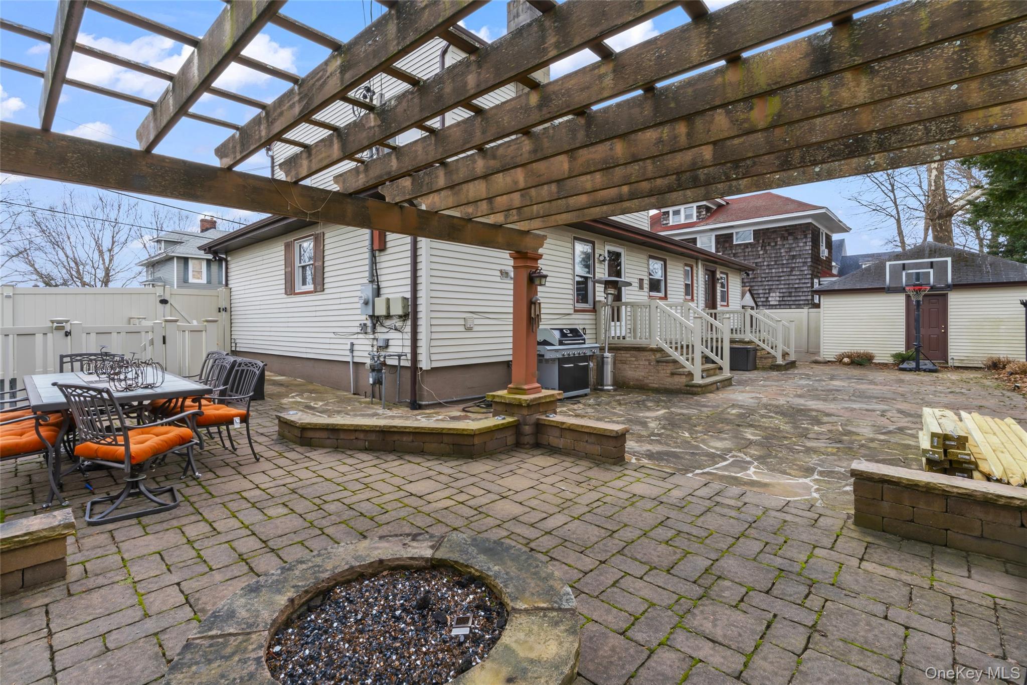 2 Burnett Avenue Property Photo 33