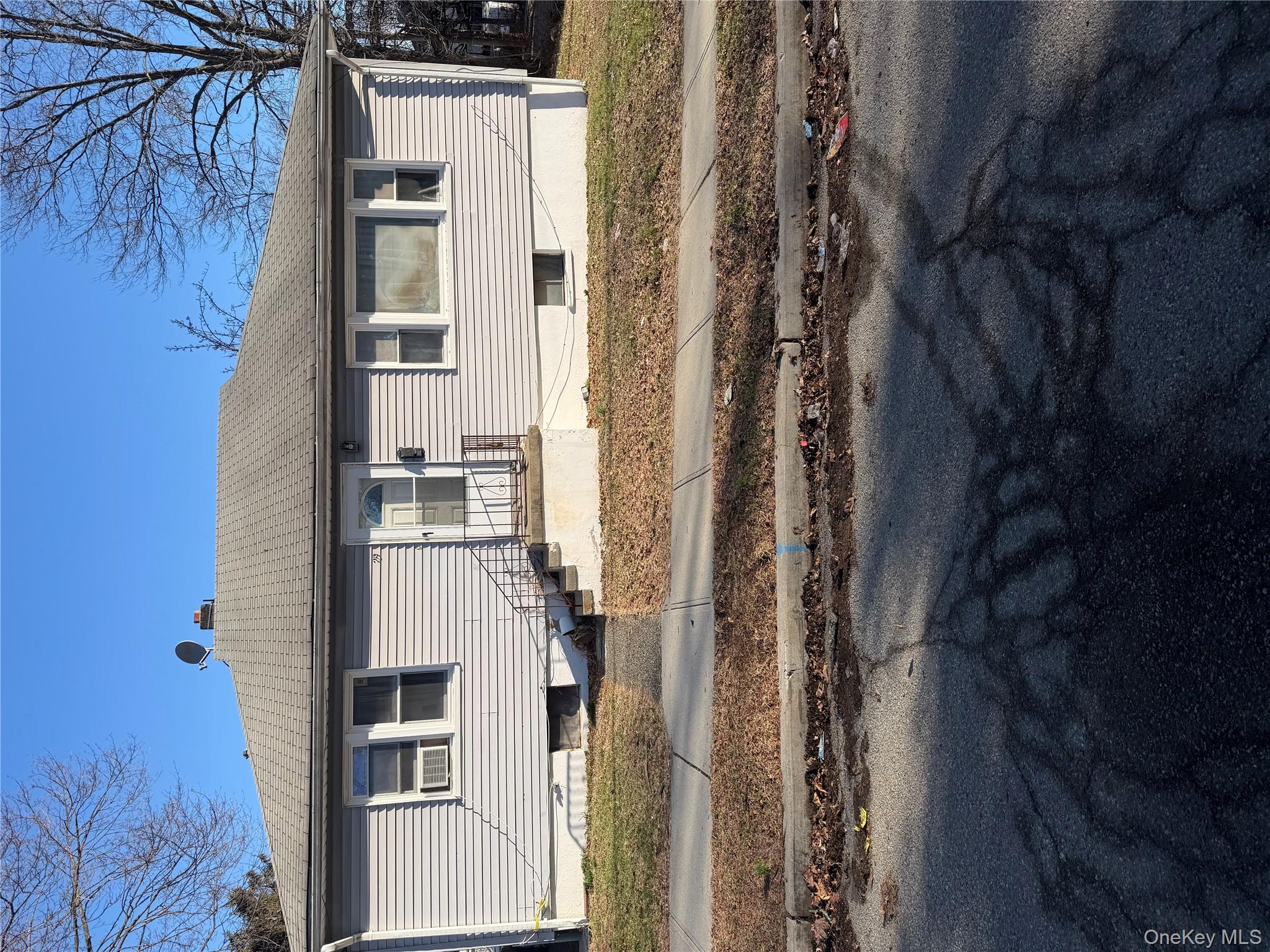 29 E Castle Avenue Property Photo 1