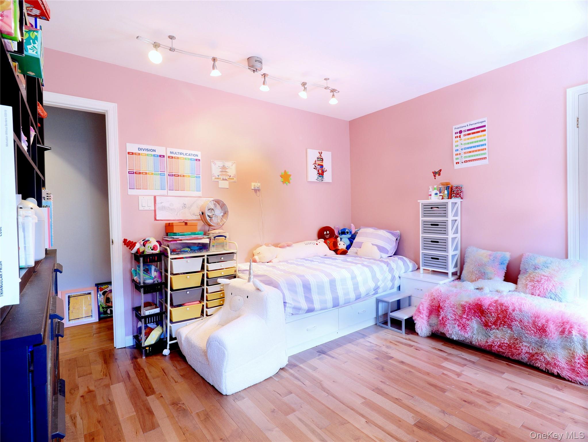 6 Morris Lane Property Photo 16