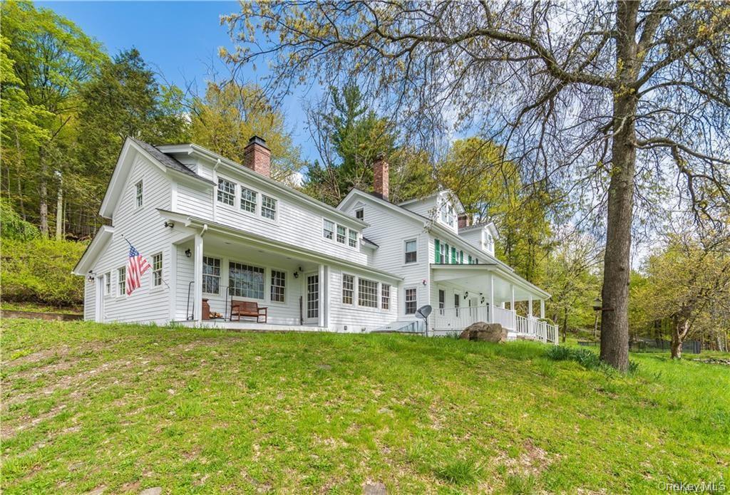 669 Mountain Road Property Photo 2
