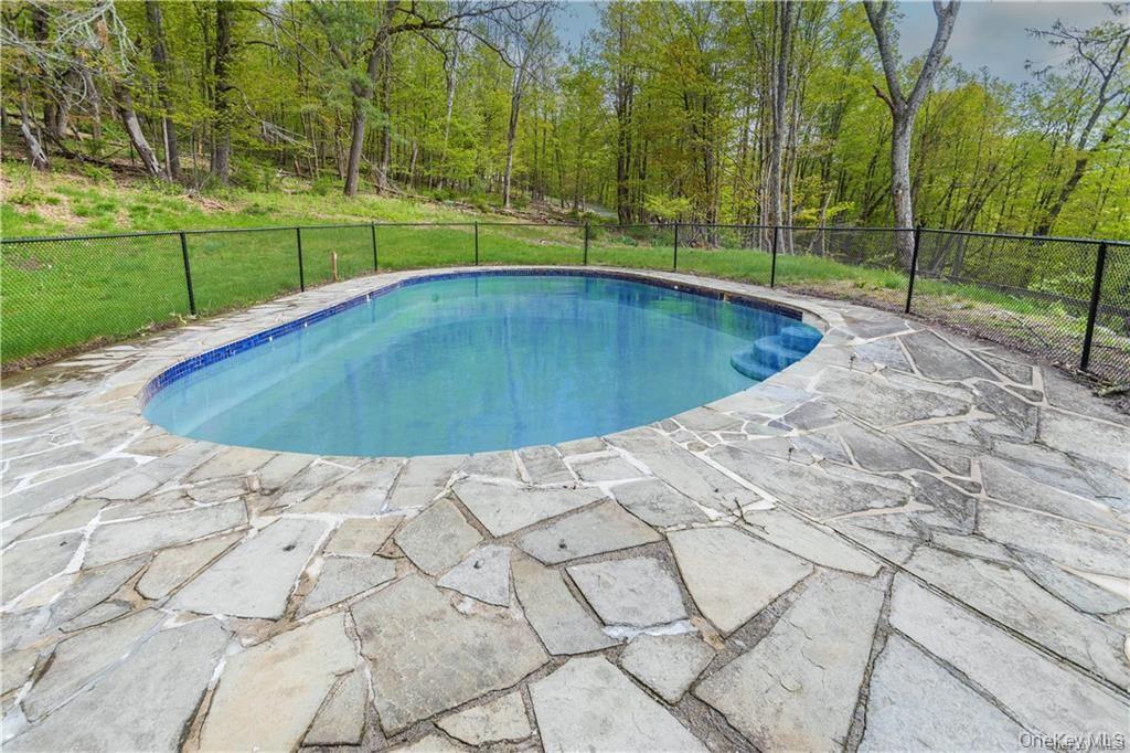 669 Mountain Road Property Photo 7