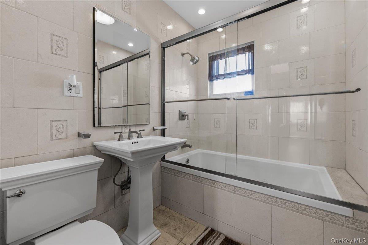 7535 60th Place Property Photo 12