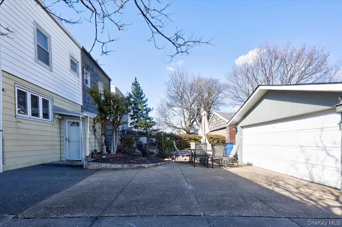 7535 60th Place Property Photo 23