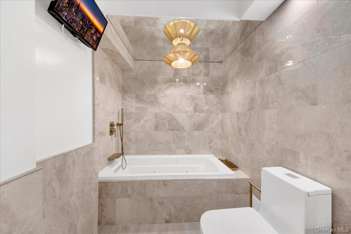 500 High Point Drive 412 Property Photo 16