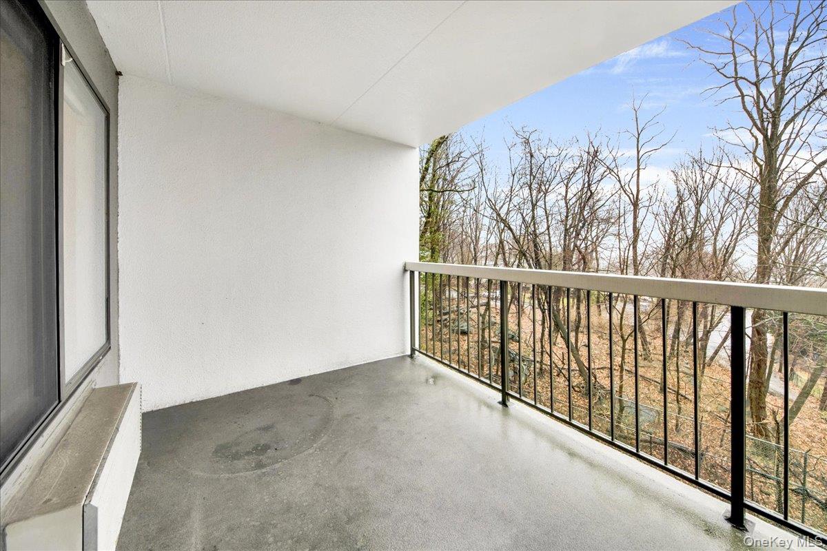 500 High Point Drive 412 Property Photo 21