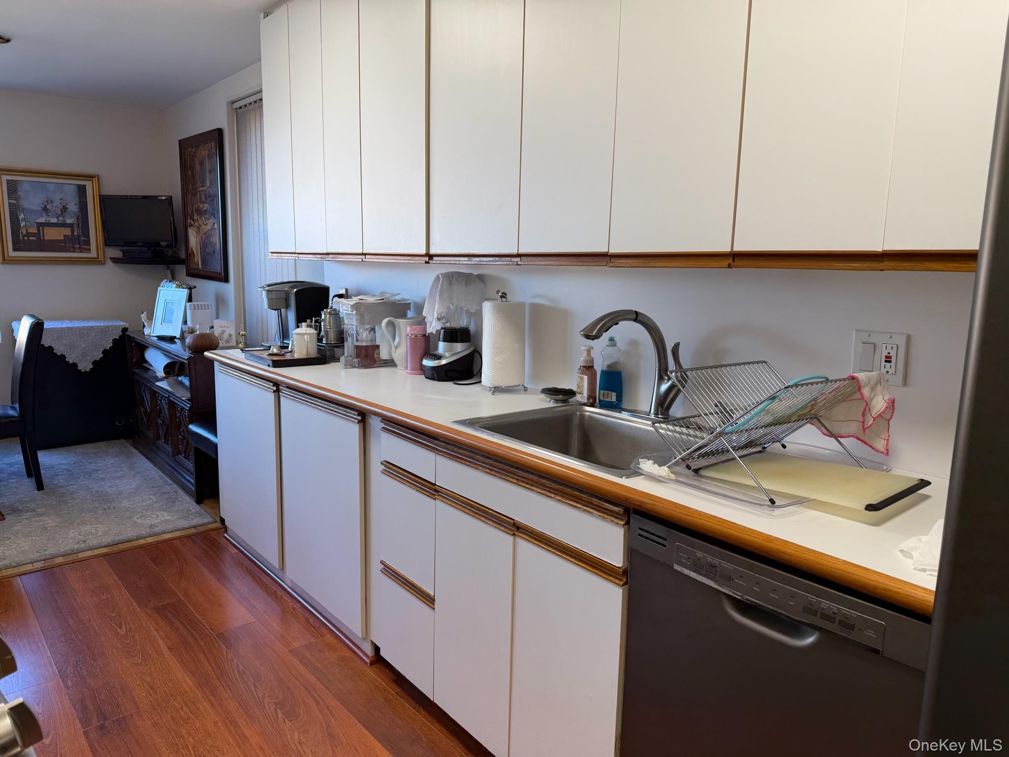 209-39 23 Ave 4k Property Photo 10