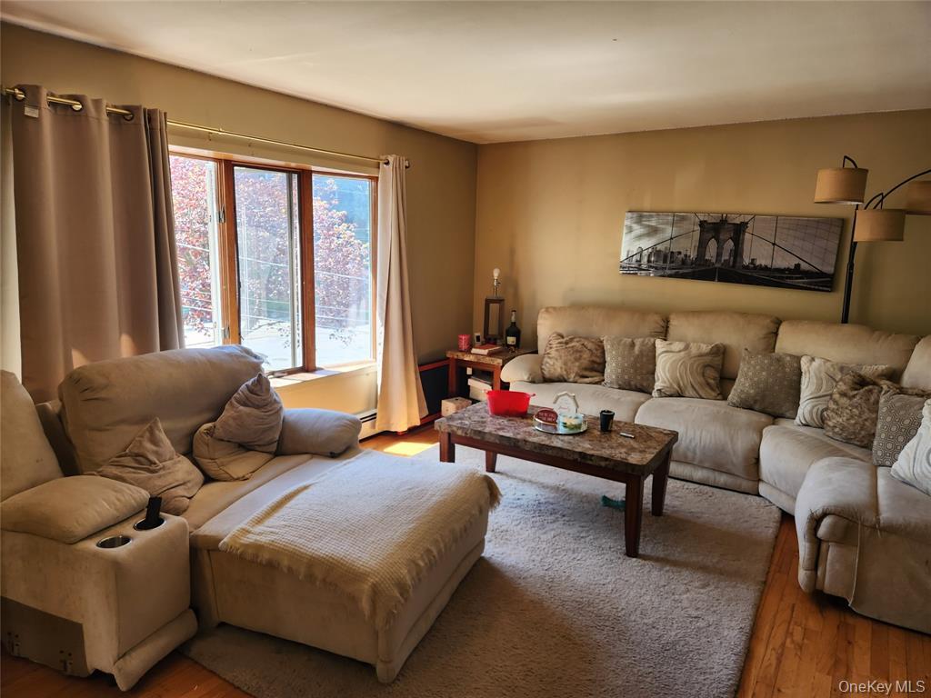 35 Mulford Place Property Photo 9