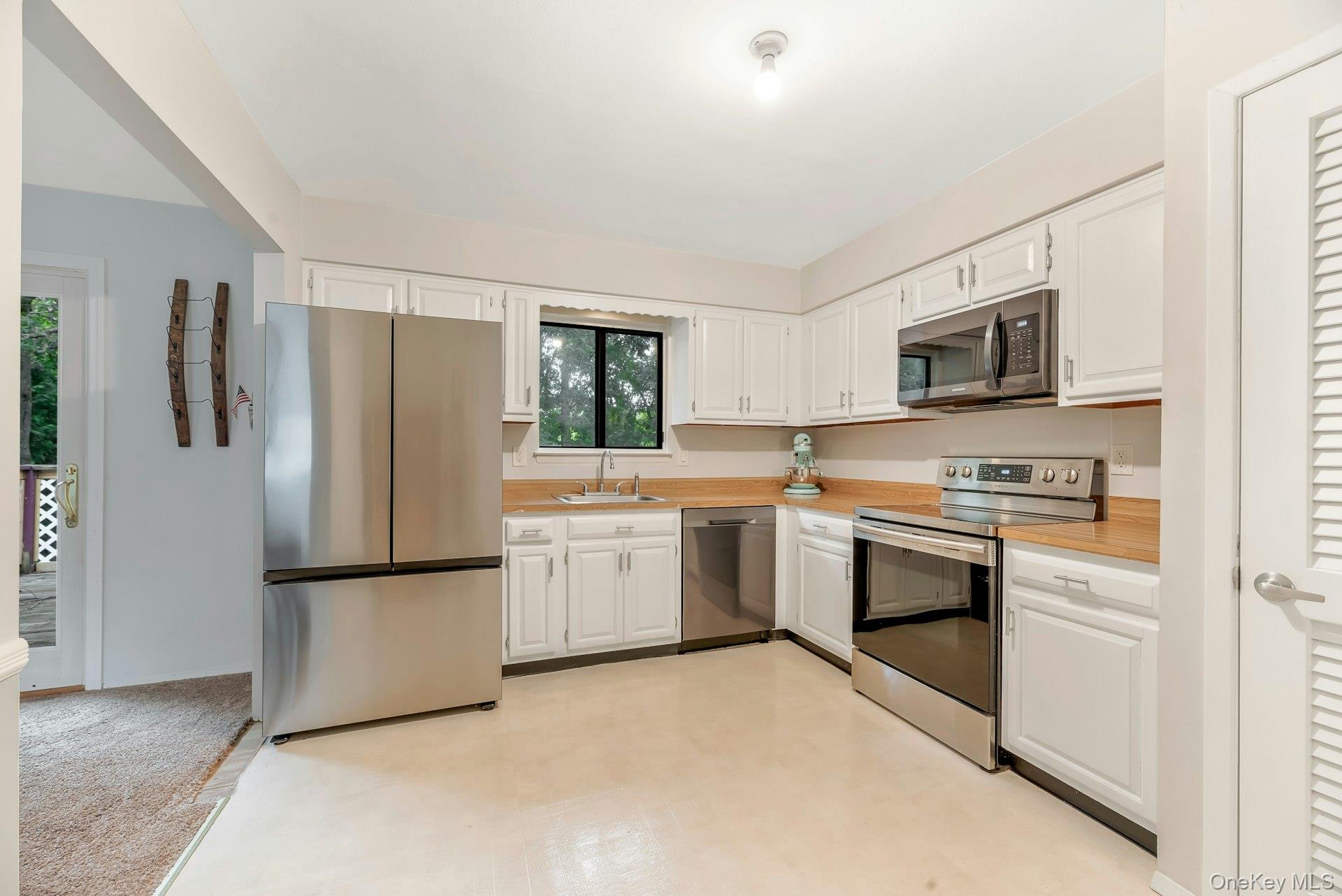 39 Woodbrook Drive Property Photo 7