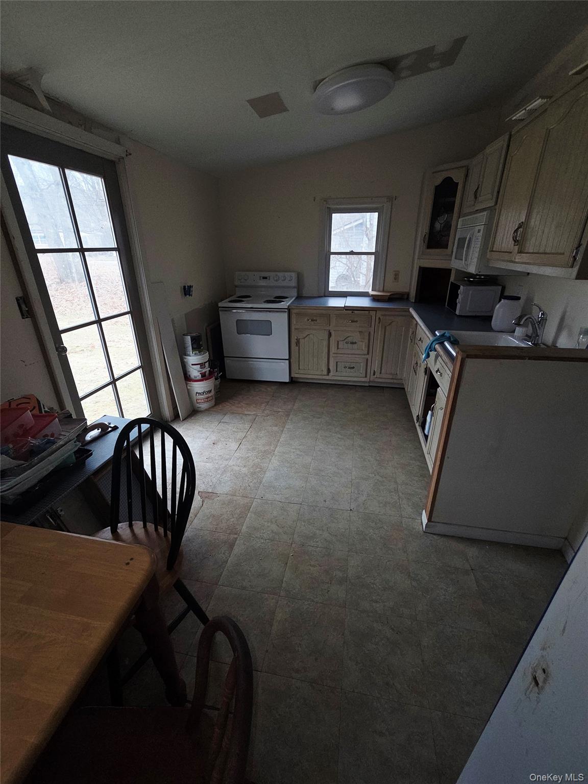 640 W Main Street Property Photo 14