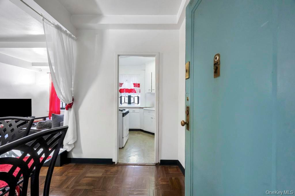 1690 Metropolitan Avenue 1e Property Photo 6