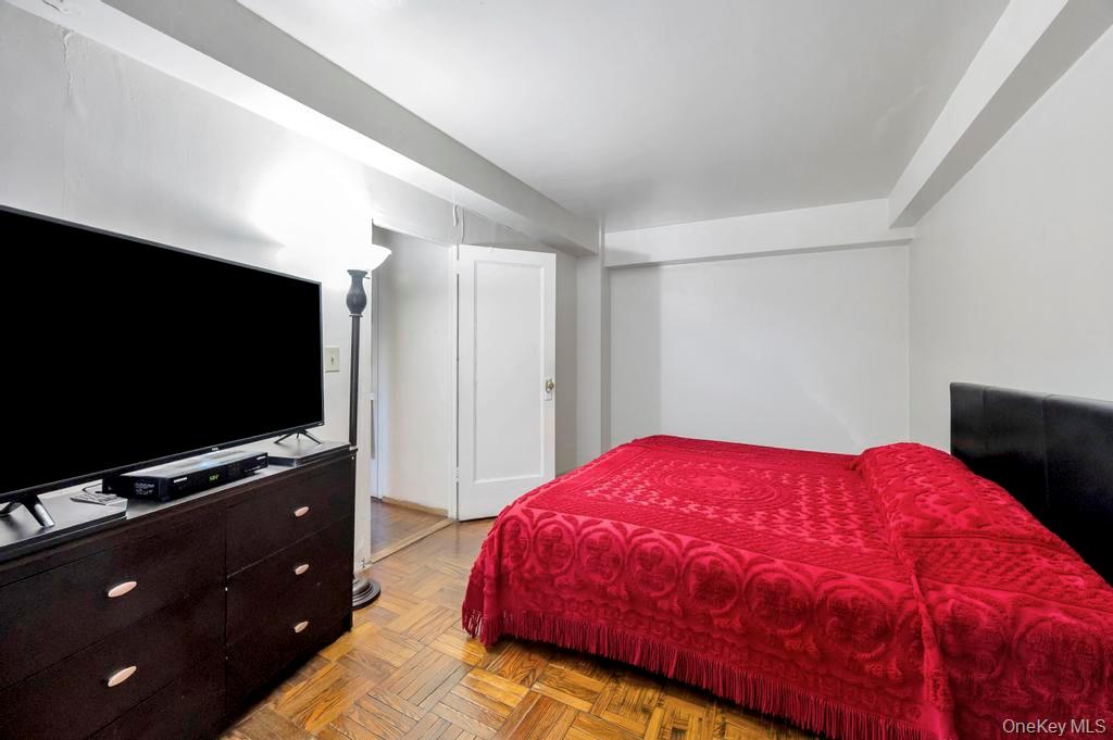 1690 Metropolitan Avenue 1e Property Photo 8