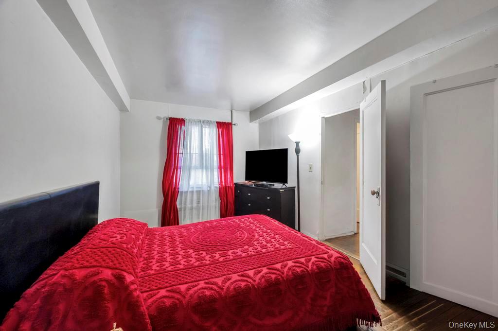 1690 Metropolitan Avenue 1e Property Photo 13