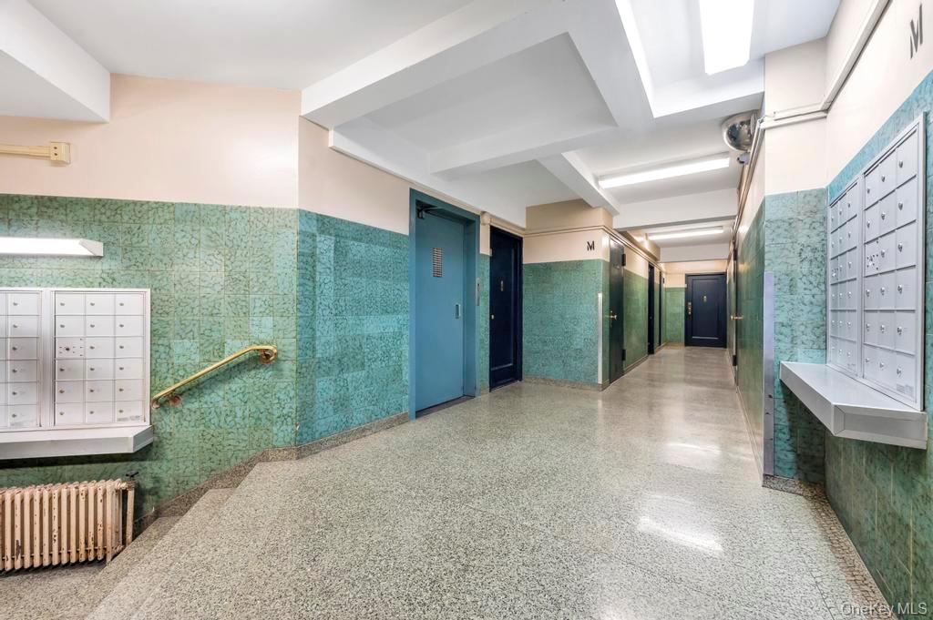 1690 Metropolitan Avenue 1e Property Photo 16