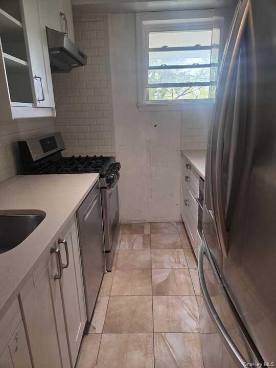 5700 Arlington Avenue 2d Property Photo 6