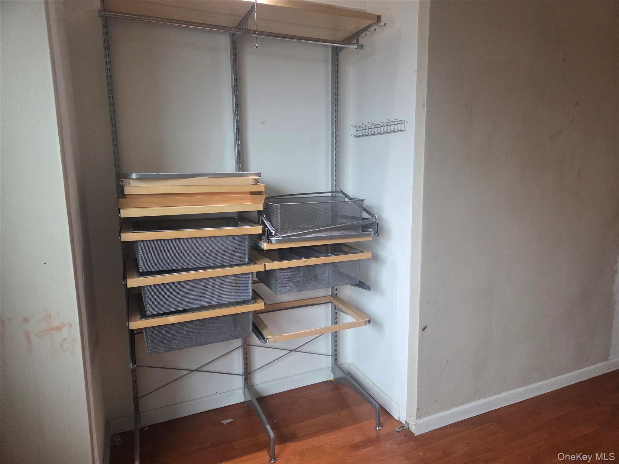 5700 Arlington Avenue 2d Property Photo 8