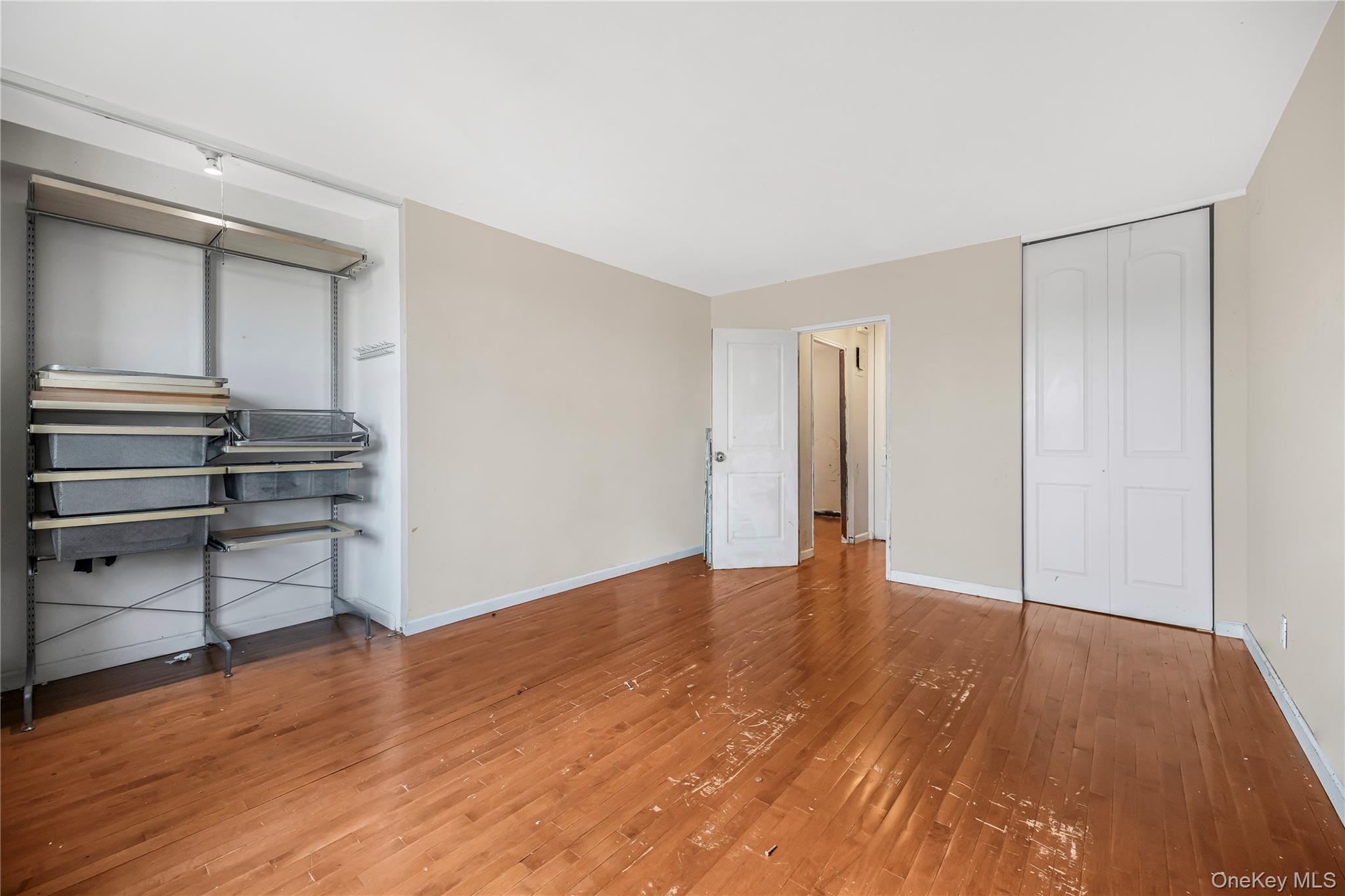 5700 Arlington Avenue 2d Property Photo 9