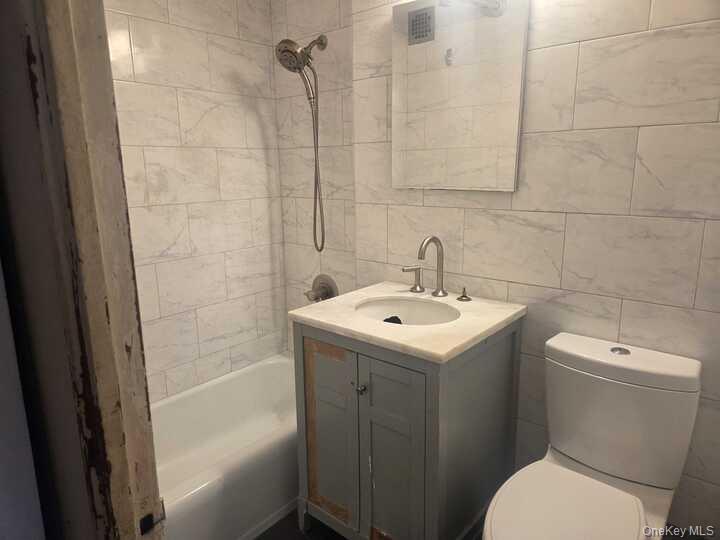 5700 Arlington Avenue 2d Property Photo 12