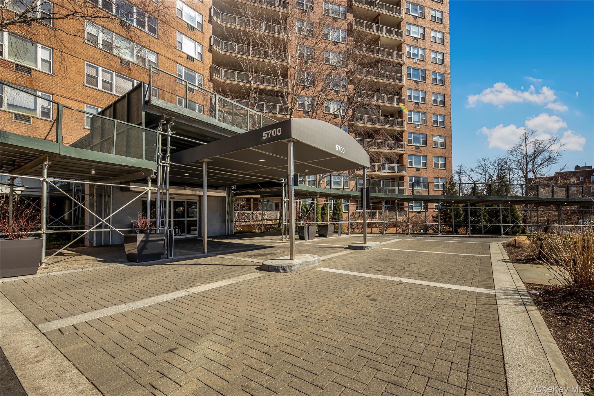 5700 Arlington Avenue 2d Property Photo 14