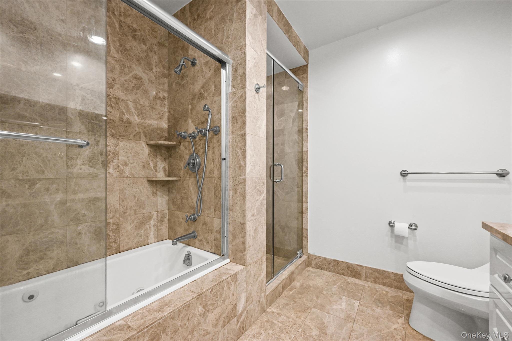 220 Riverside Boulevard 19l Property Photo 24