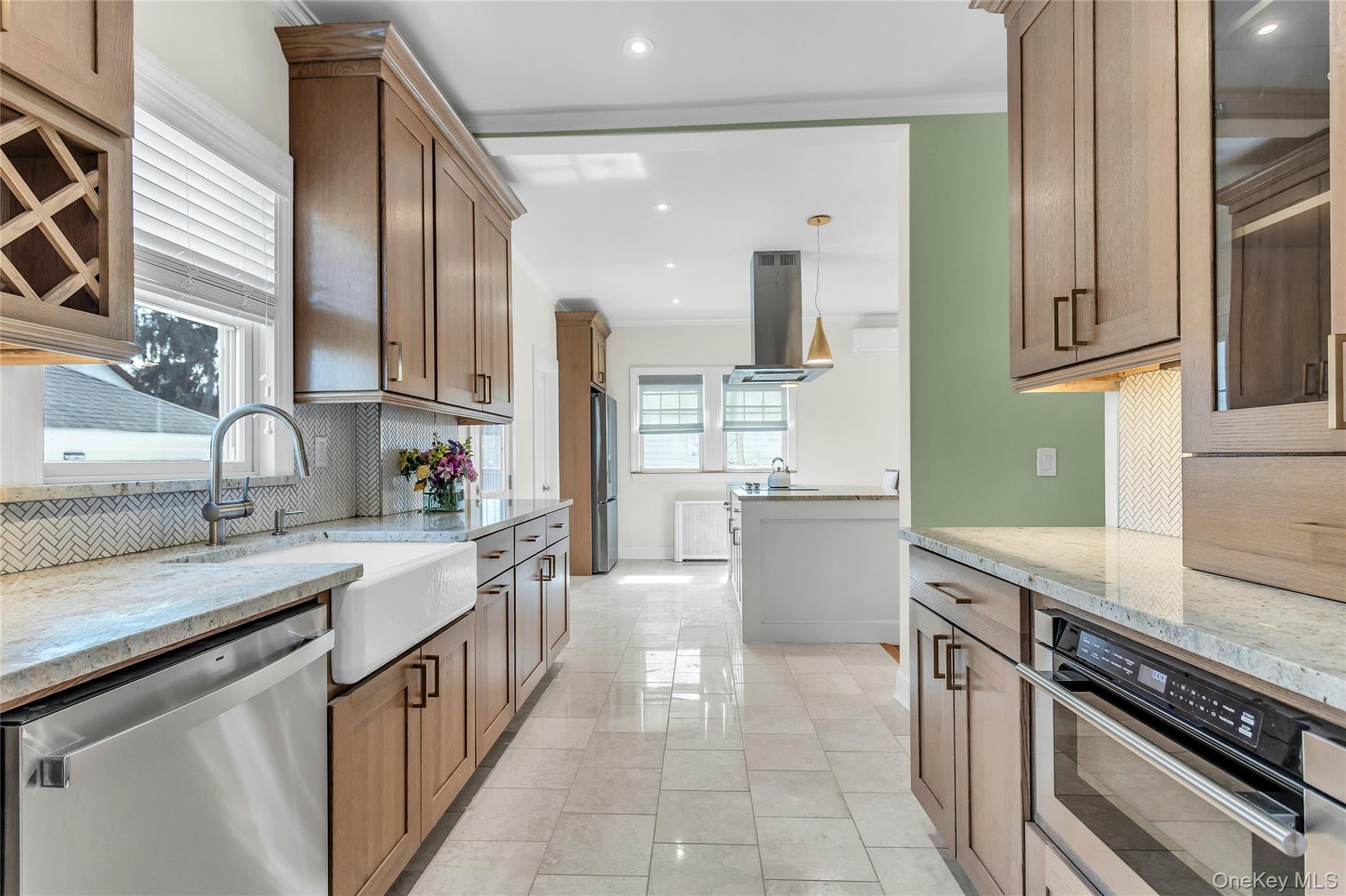 85 Violet Avenue Property Photo 17