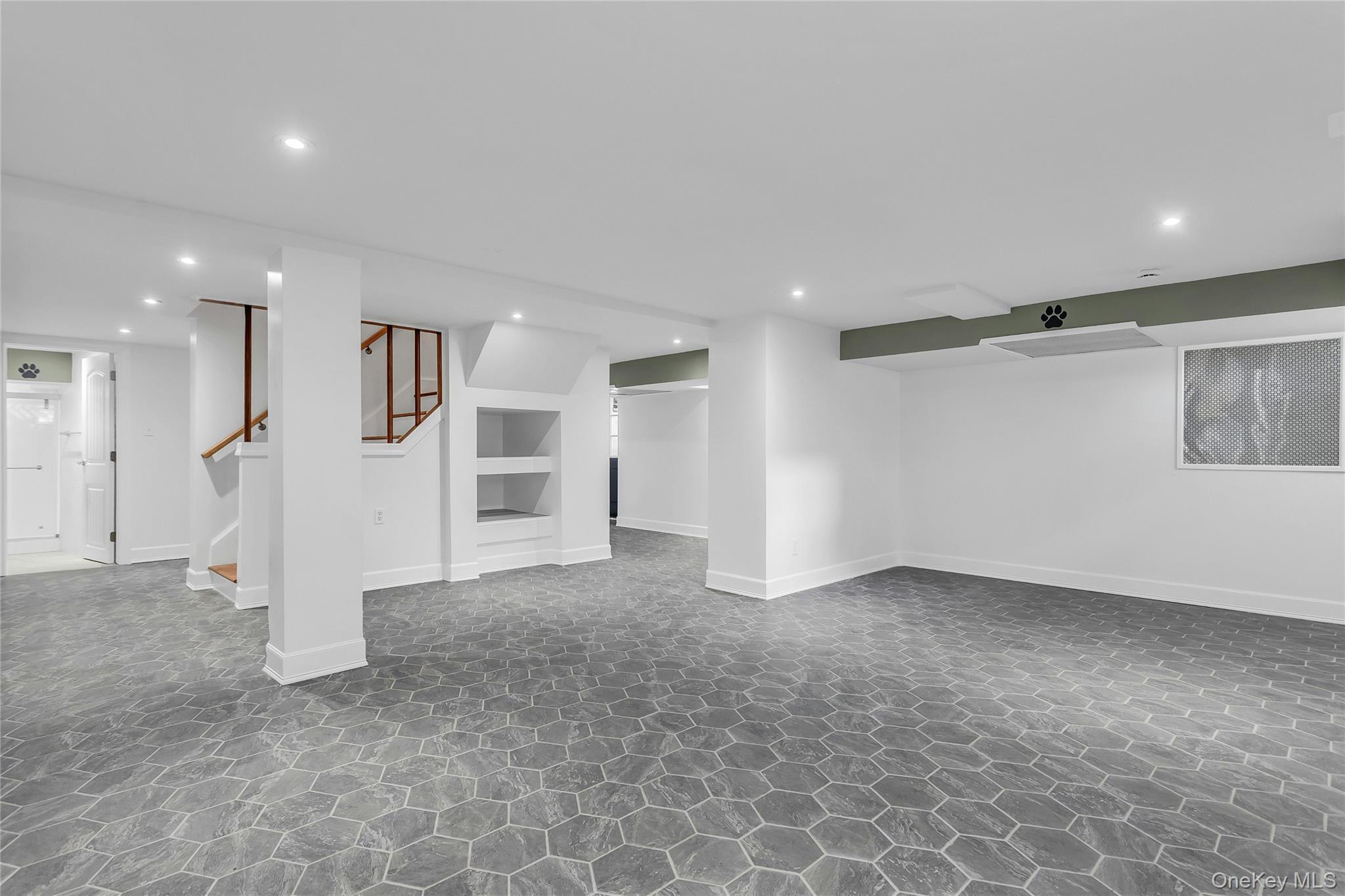 85 Violet Avenue Property Photo 29