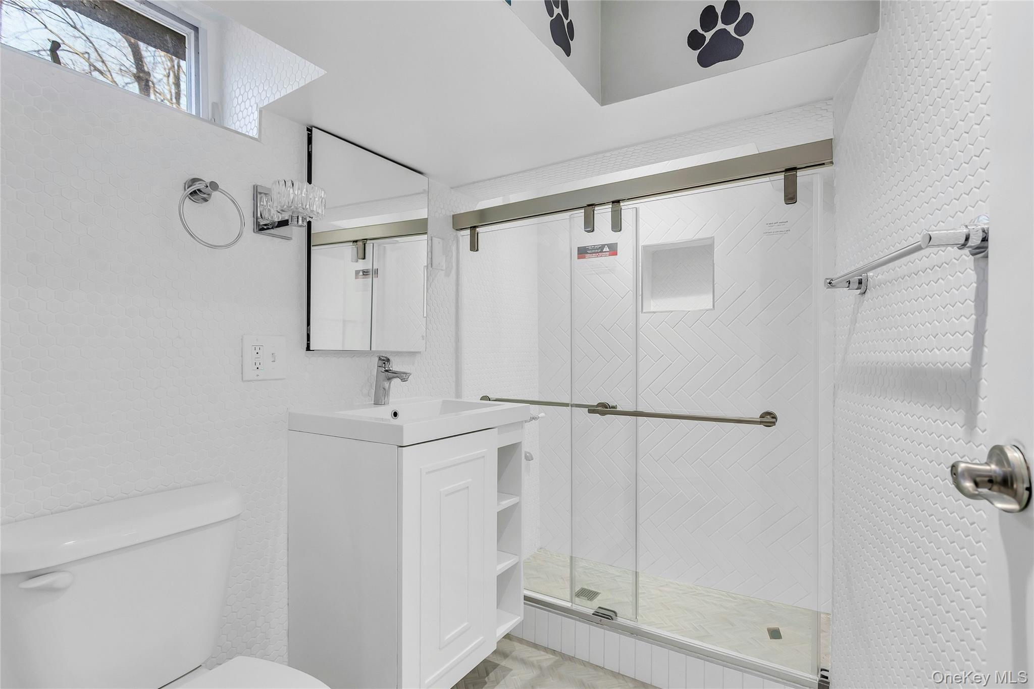 85 Violet Avenue Property Photo 30