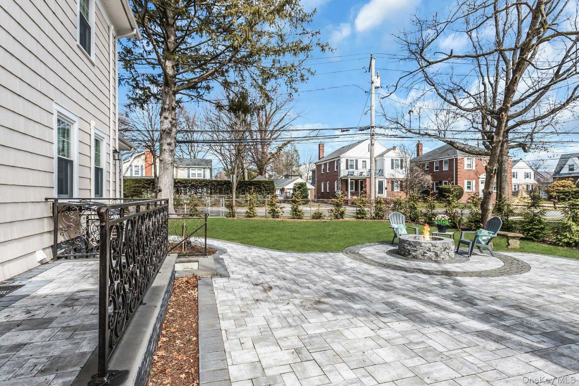85 Violet Avenue Property Photo 31