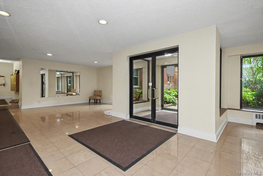 30 N Broadway 4f Property Photo 2
