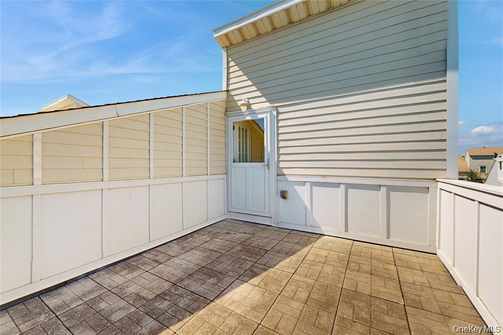 6910 Beach Front Road Property Photo 25