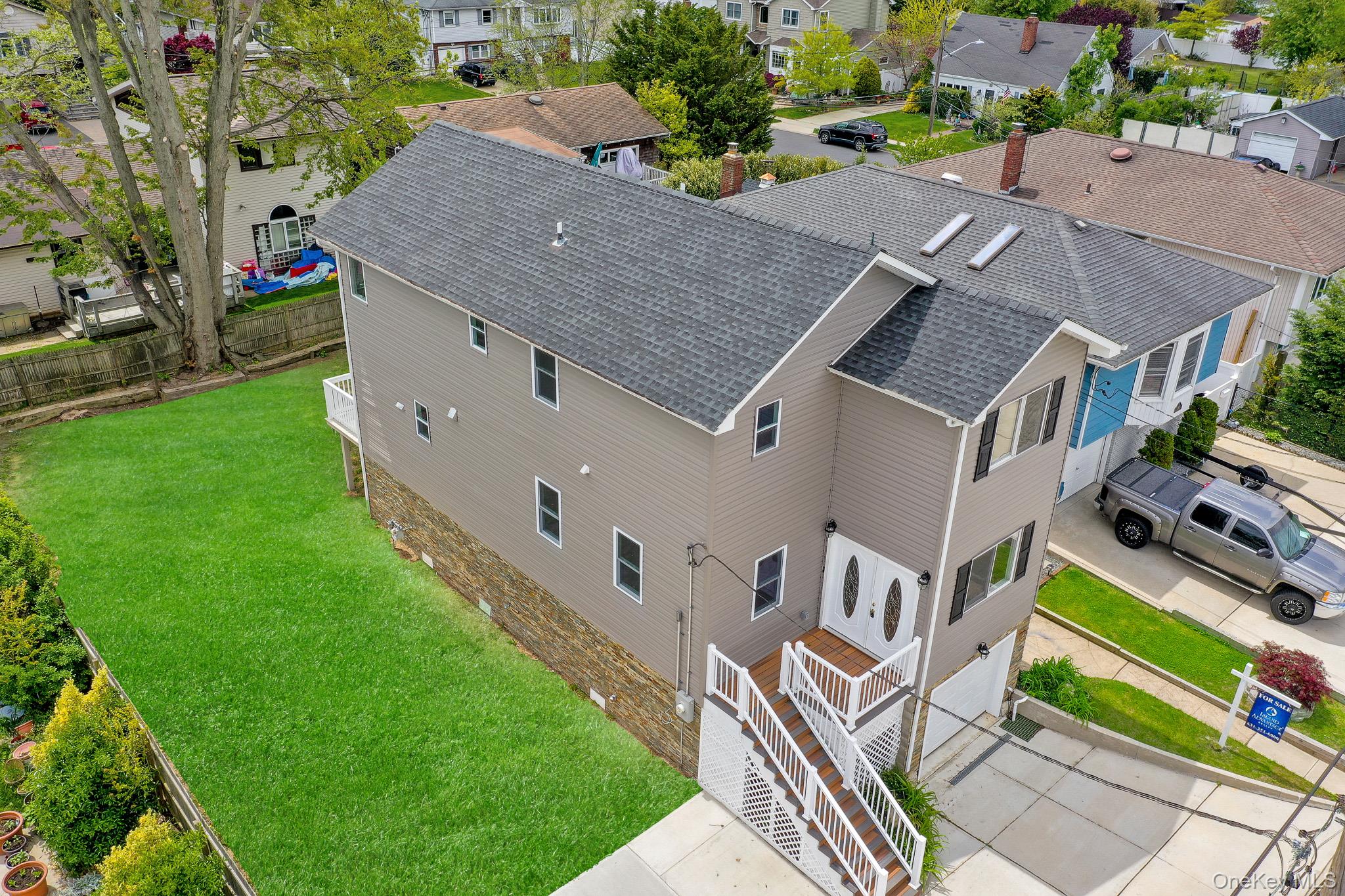 1010 California Place Property Photo 2