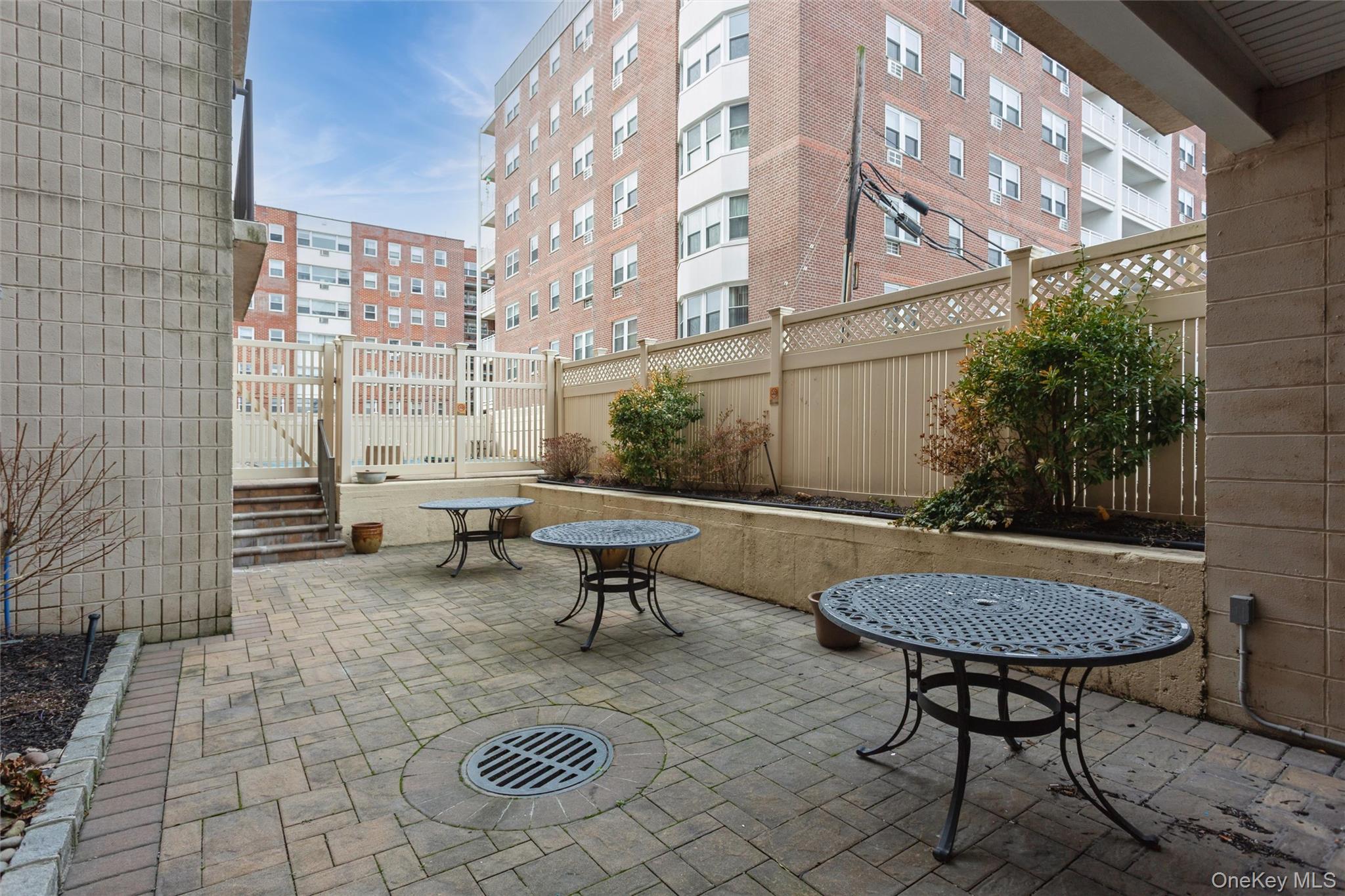 740 E Broadway 4d Property Photo 24