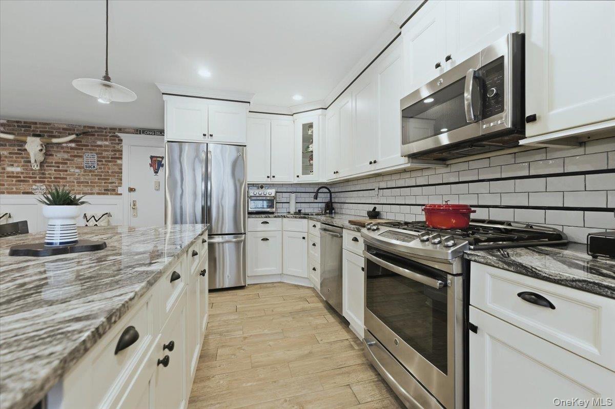 711 Shore Rd 1j Property Photo 2