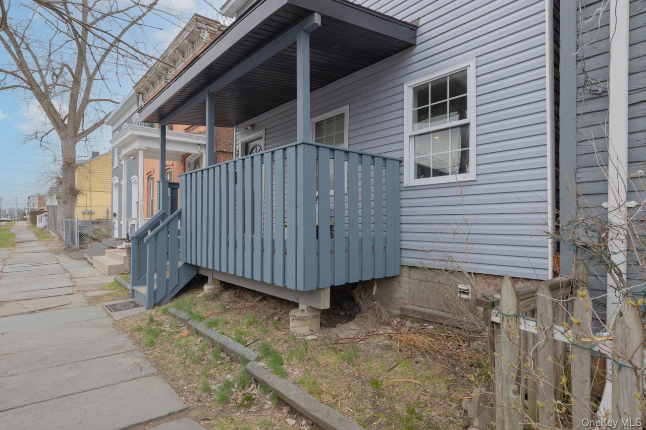280 1st Street Property Photo 3
