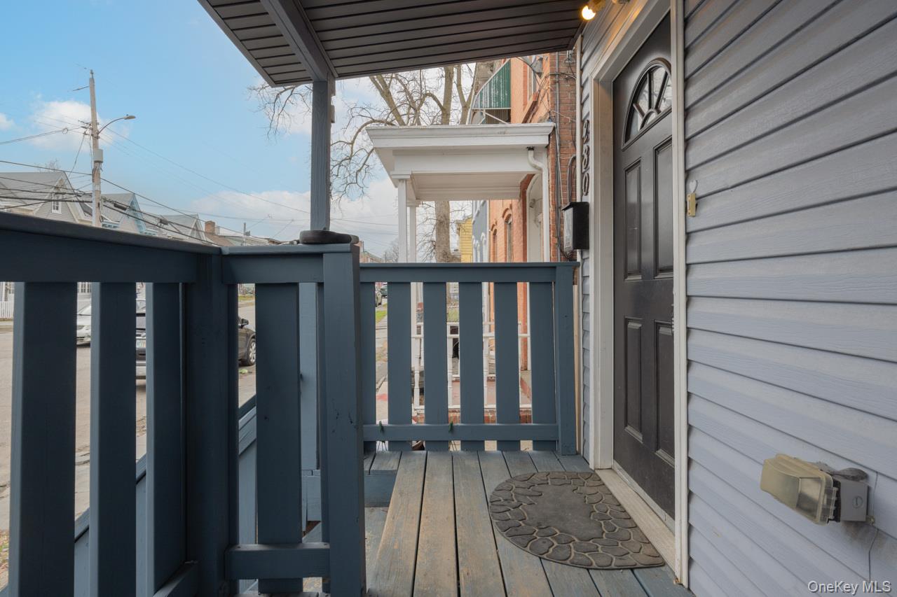 280 1st Street Property Photo 5