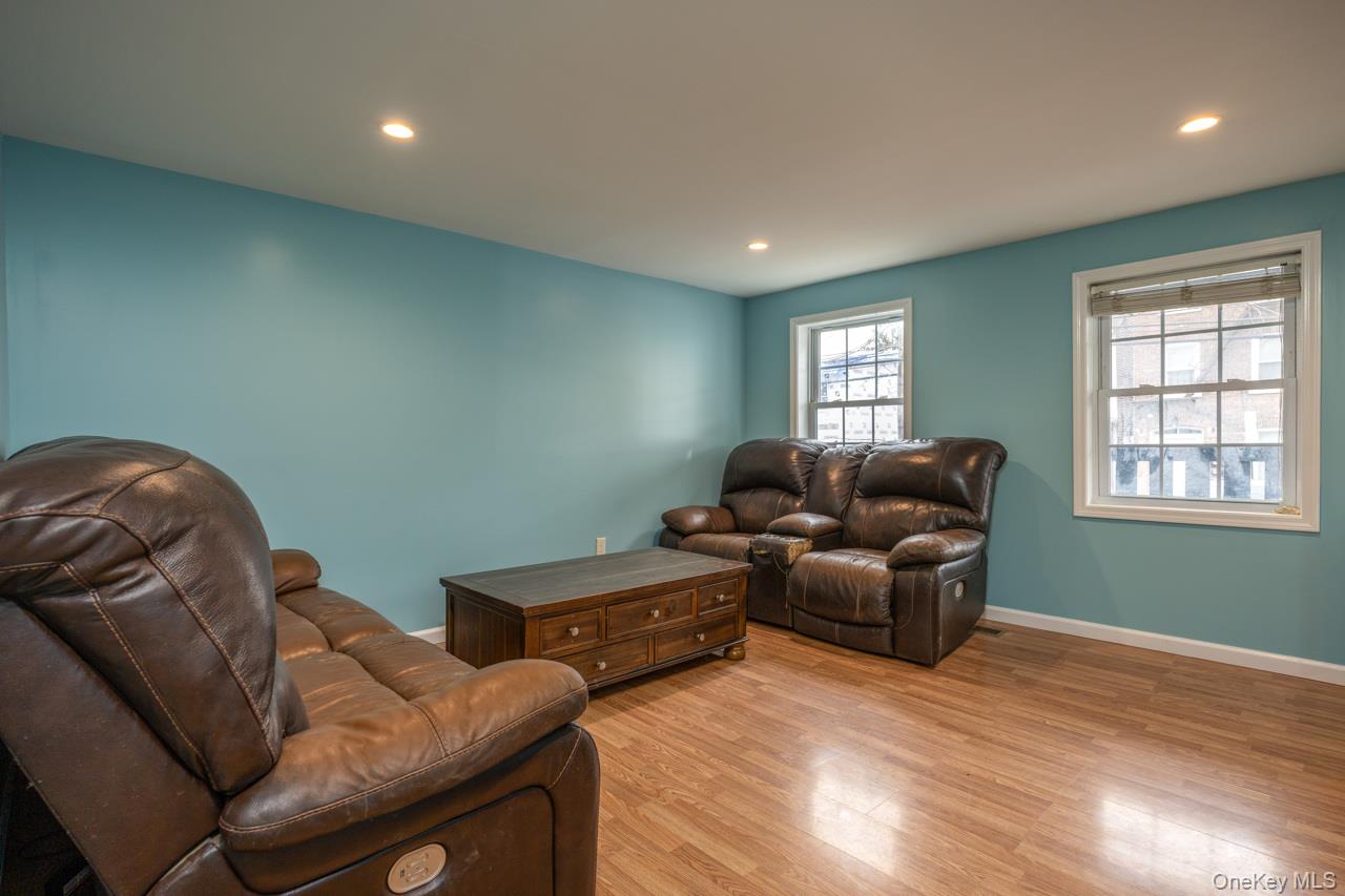 280 1st Street Property Photo 7