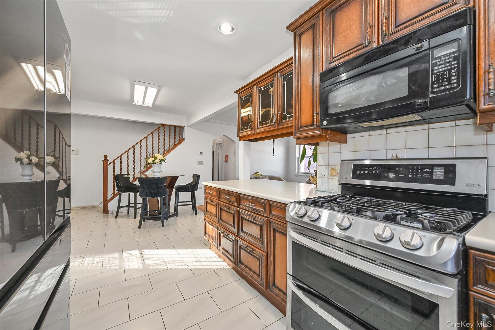 18432 Cambridge Road Property Photo 9