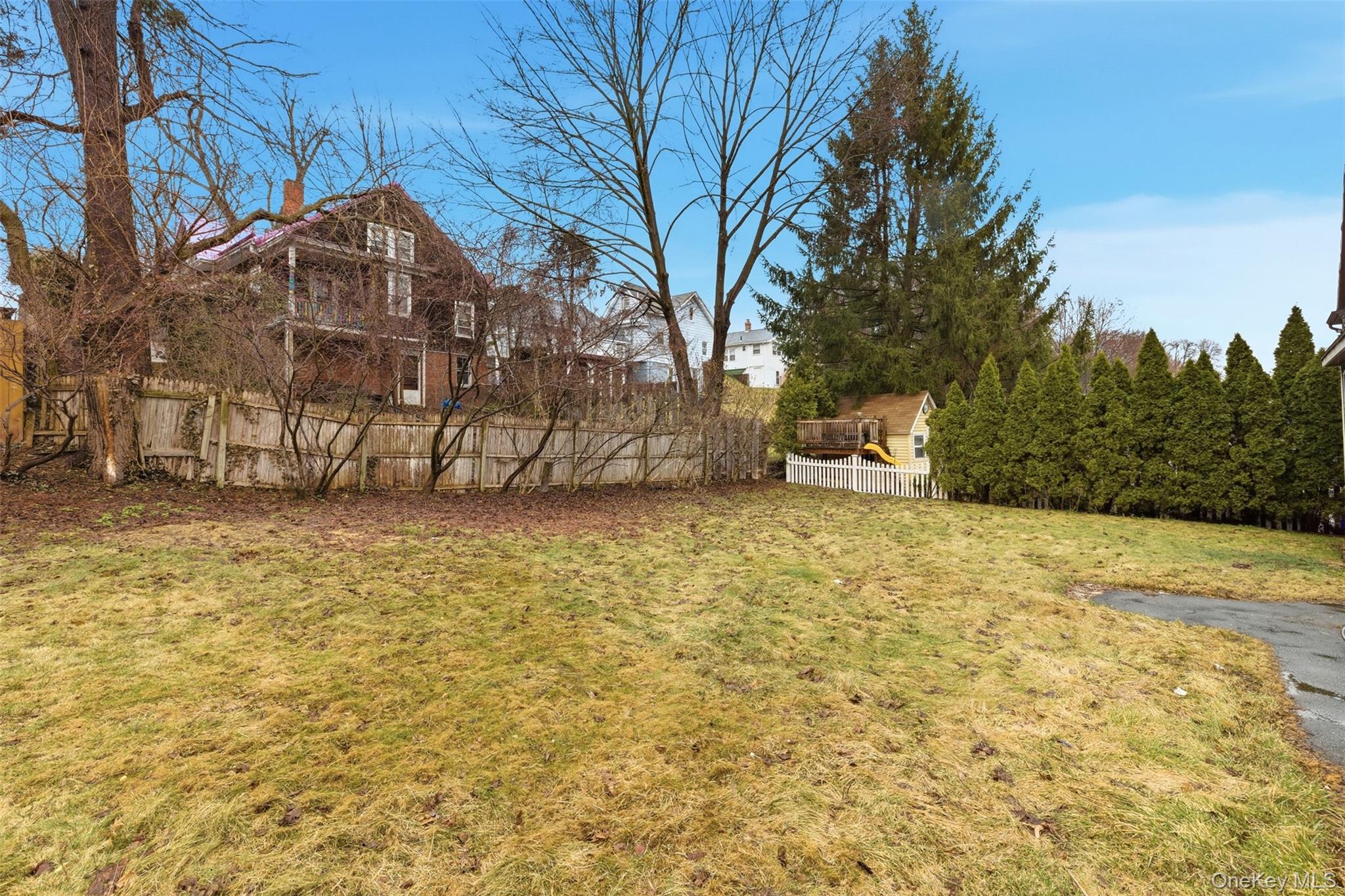 127 E Chester Street Property Photo 6