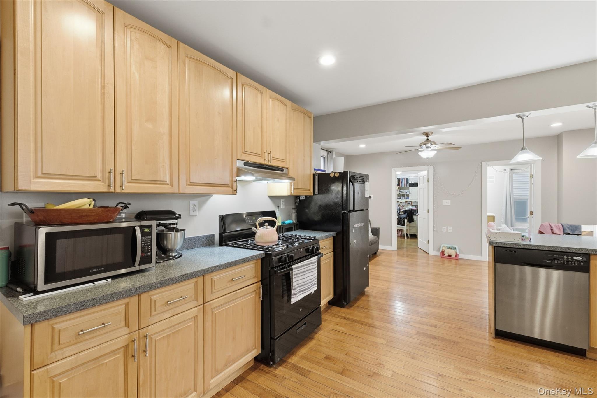 127 E Chester Street Property Photo 15