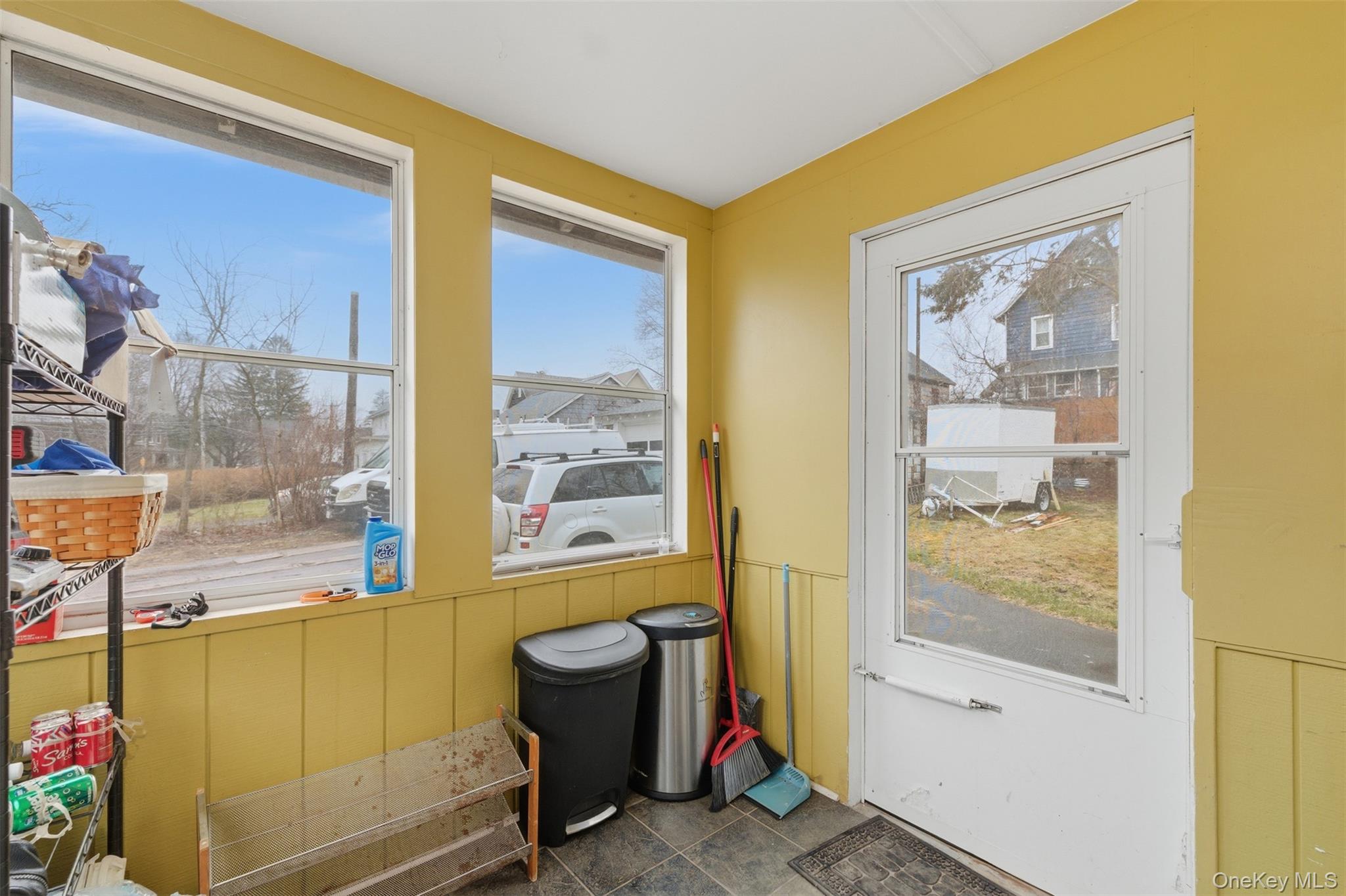 127 E Chester Street Property Photo 17