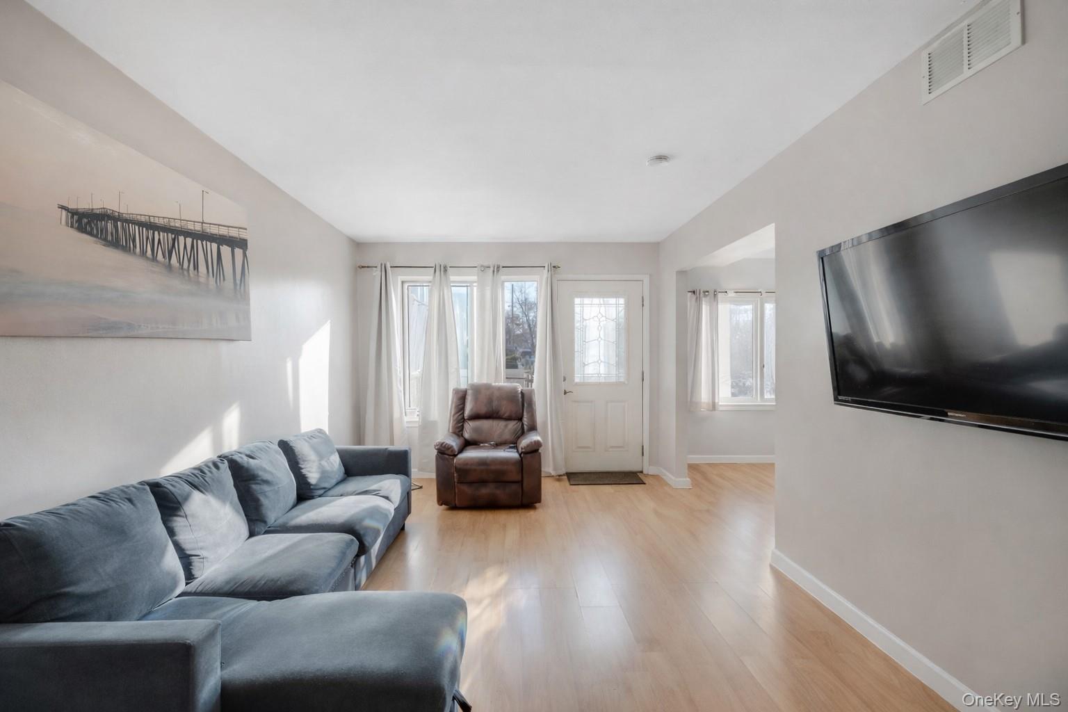 327a Mersereau Avenue Property Photo 2