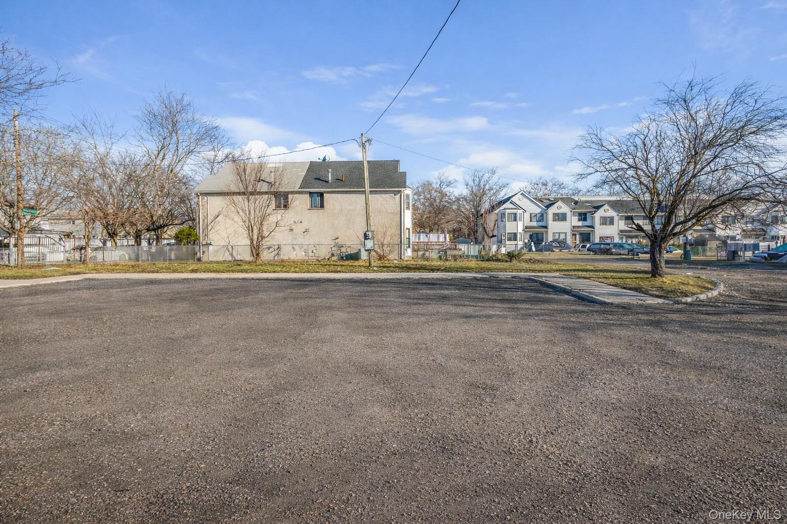 327a Mersereau Avenue Property Photo 9