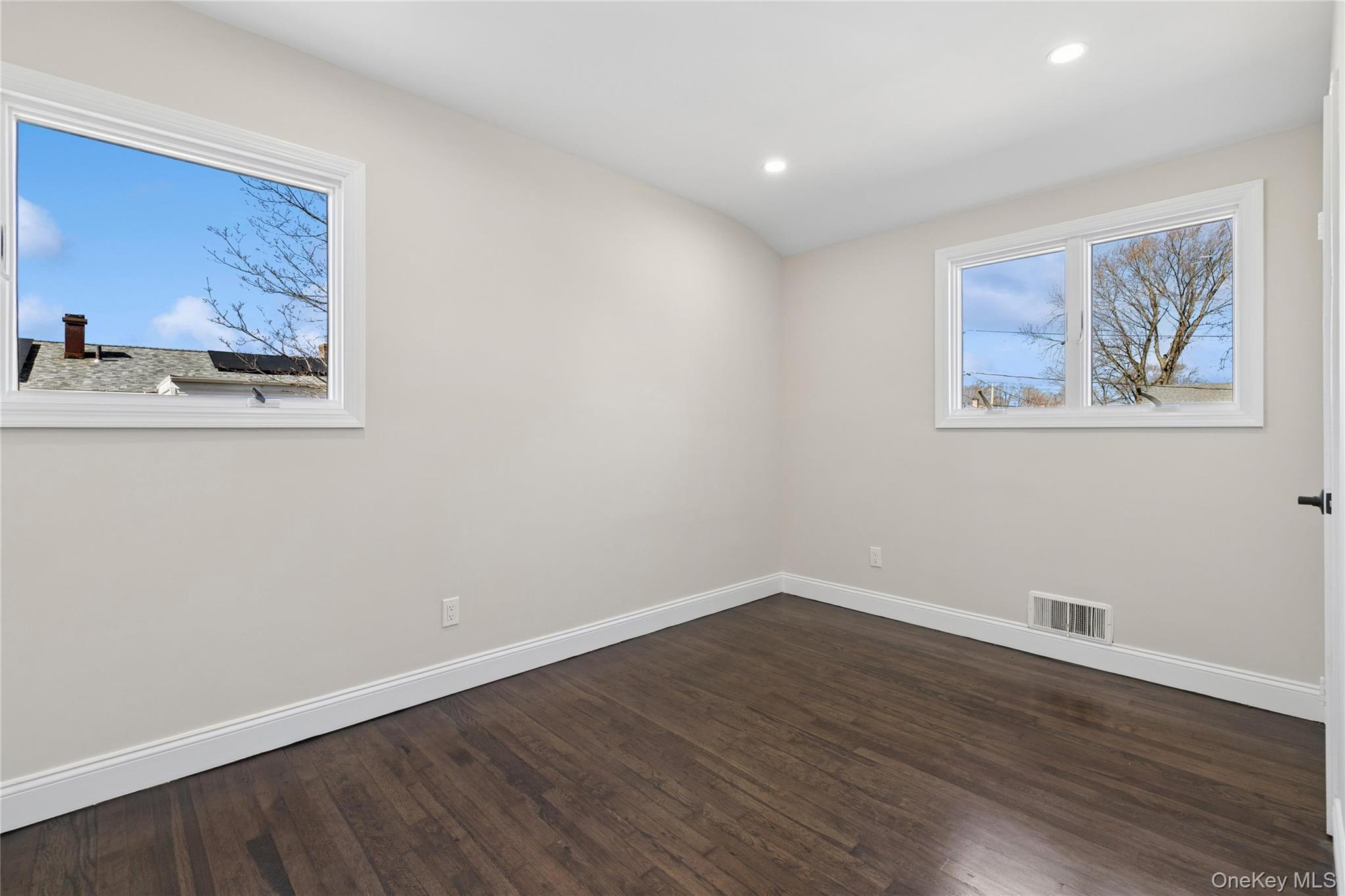 236 Vermont Avenue Property Photo 16