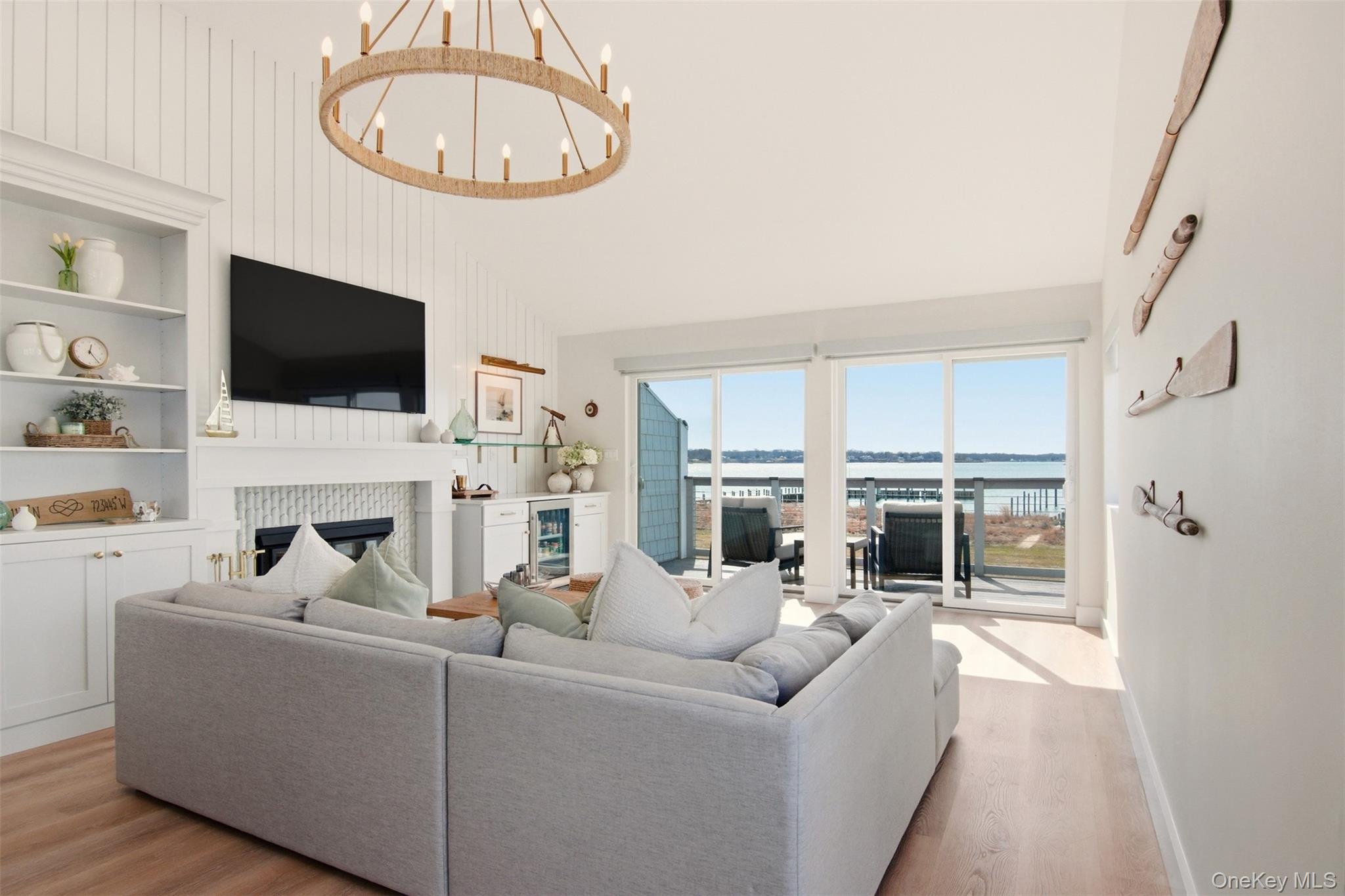2460 Shipyard Lane 5g2 Property Photo 1